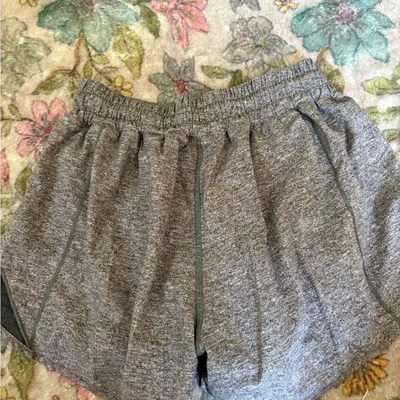 Lululemon Gray Women's Athletic Shorts - Picture 2 of 3